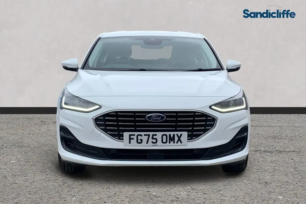 Used Ford Focus Titanium 155 HP (114 kW) 2024 Frozen white (premium colour) Hatchback