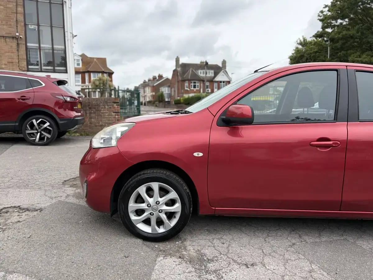 Used Nissan Micra Acenta 80 HP (58 kW) 2014 Red Hatchback