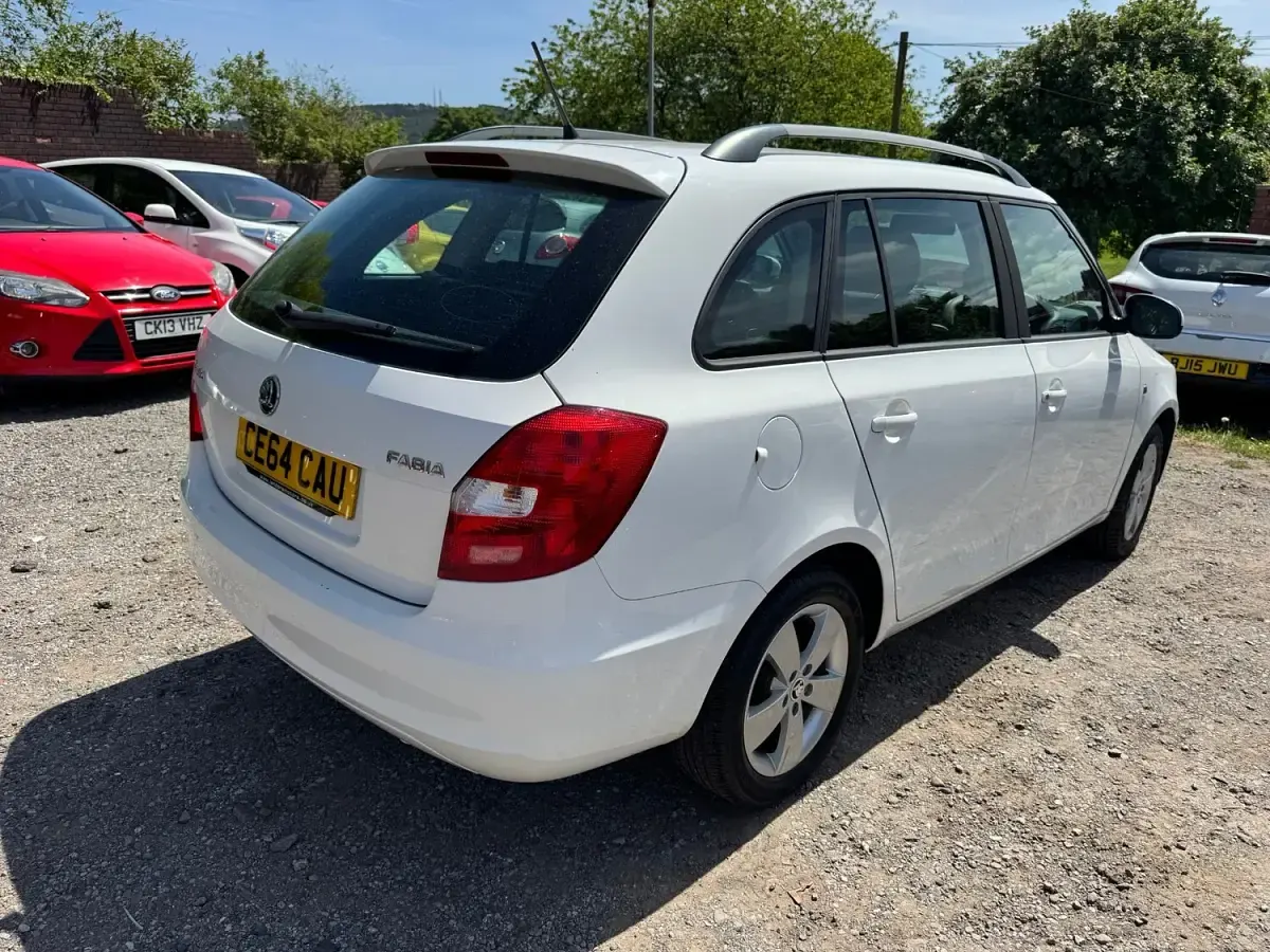 Used Skoda Fabia SE 2014 White Estate