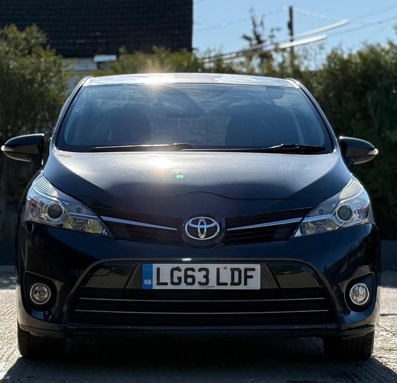 Used Toyota Verso Multidrive S 147 HP (108 kW) 2013 Grey MPV