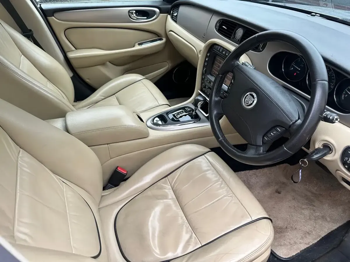 Used Jaguar XJ Sovereign 207 HP (152 kW) 2009 Grey Sedan