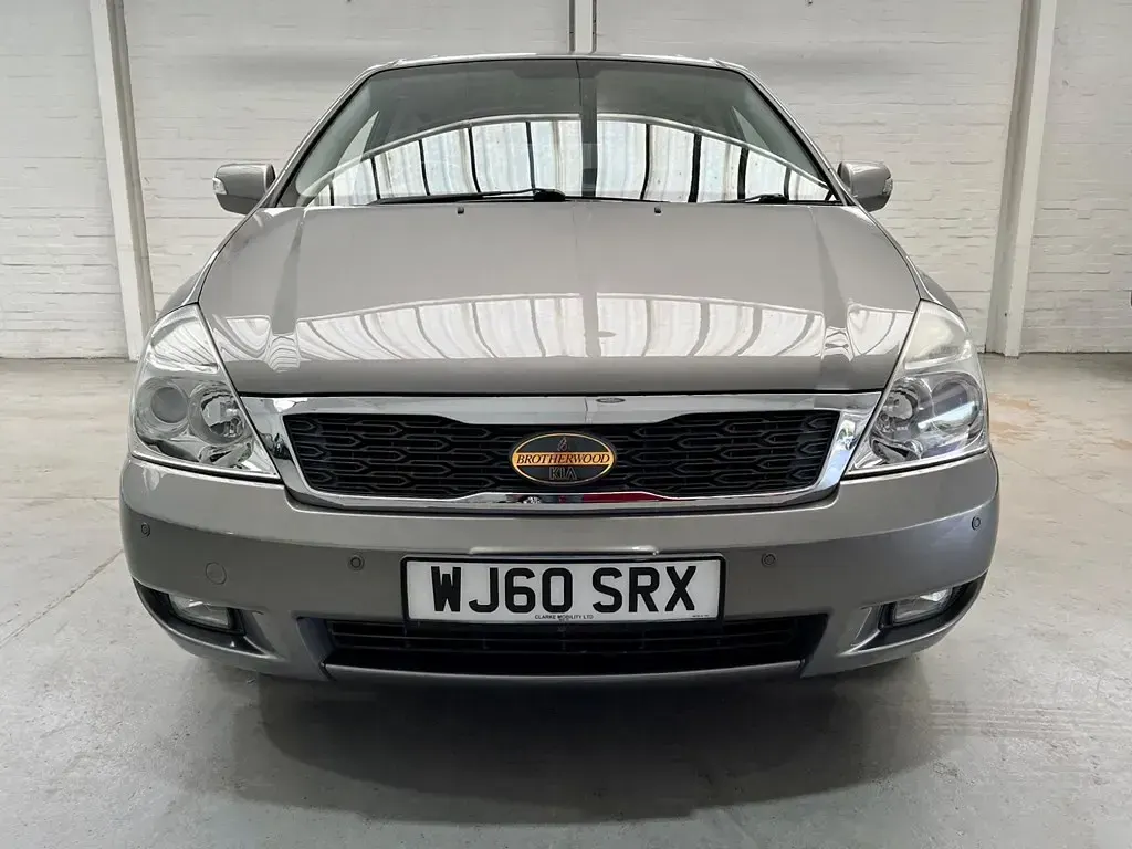 Used Kia Sedona 192 HP (141 kW) 2010 Silver MPV