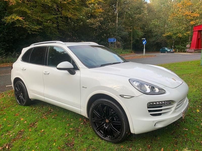 Used Porsche Cayenne 245 HP (180 kW) 2013 White SUV