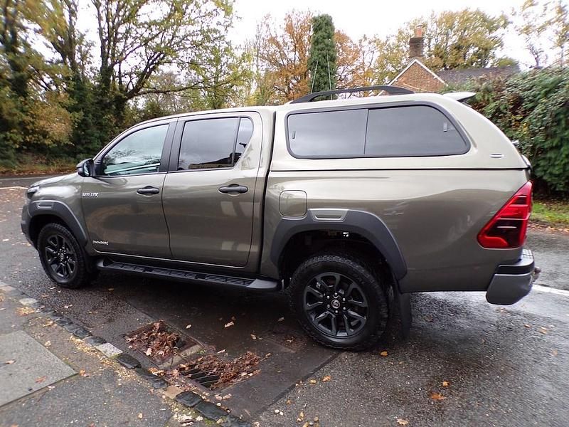Used Toyota HiLux 2023 Bronze Pickup