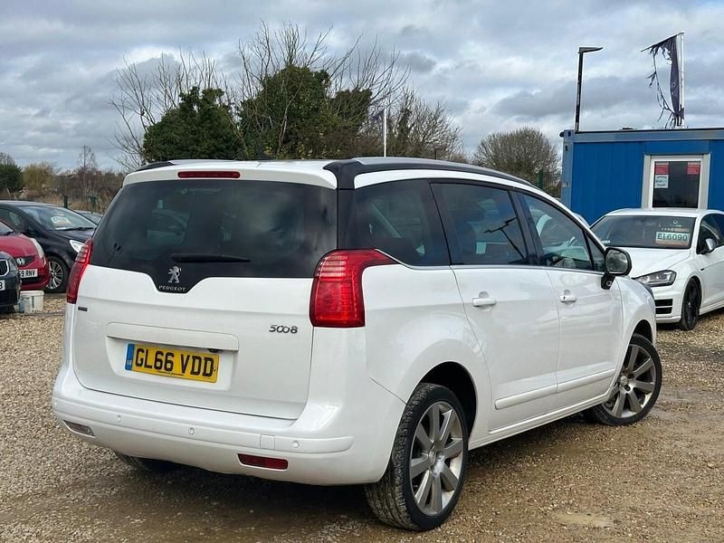Used Peugeot 5008 Allure 120 HP (88 kW) 2016 White MPV