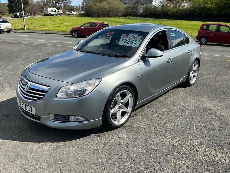 Used Vauxhall Insignia SRi 140 HP (102 kW) 2011 Silver Hatchback