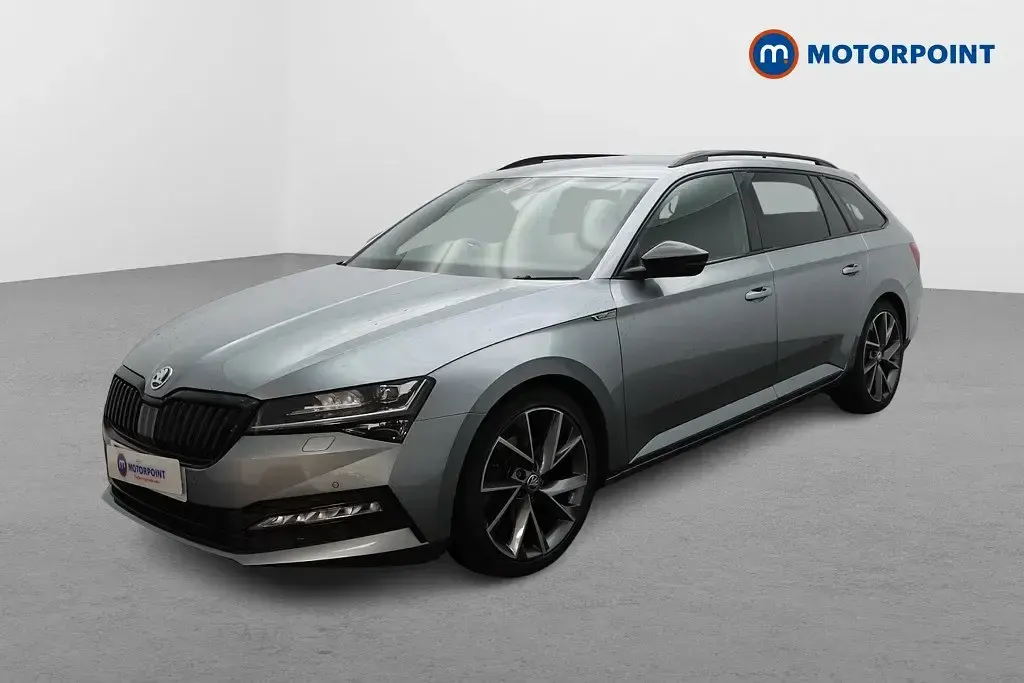Usado Skoda Superb SportlinePlus 2020 Gris Familiar