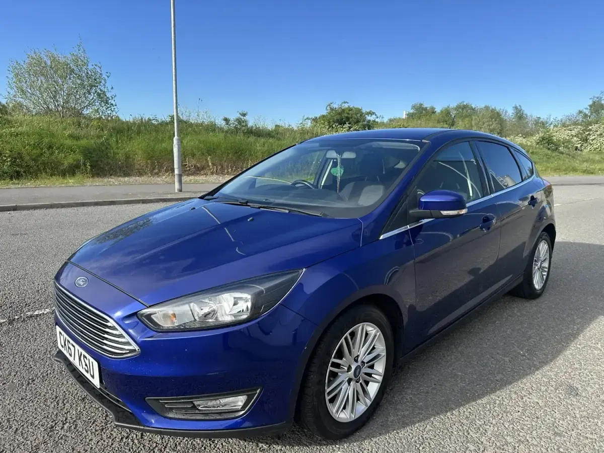 Usado Ford Focus Zetec 2017 Azul Citadino
