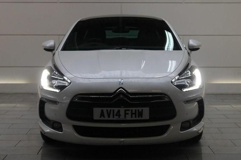 Used Citroën DS5 2014 White Hatchback
