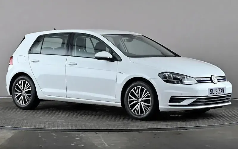 Used VW Golf VII SE 131 HP (96 kW) 2018 Hatchback