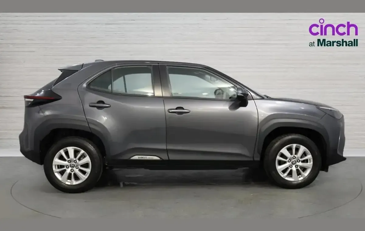Used Toyota Yaris Cross 113 HP (83 kW) 2023 Grey SUV