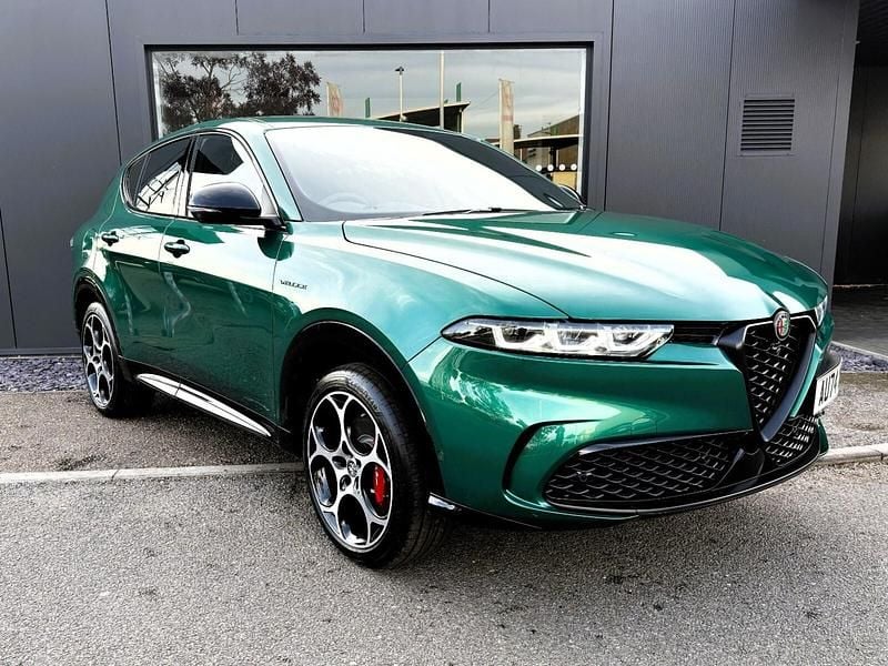 Green Used 2024 Alfa Romeo Tonale Veloce SUV | £37,898 (Expensive) - Image 1/4