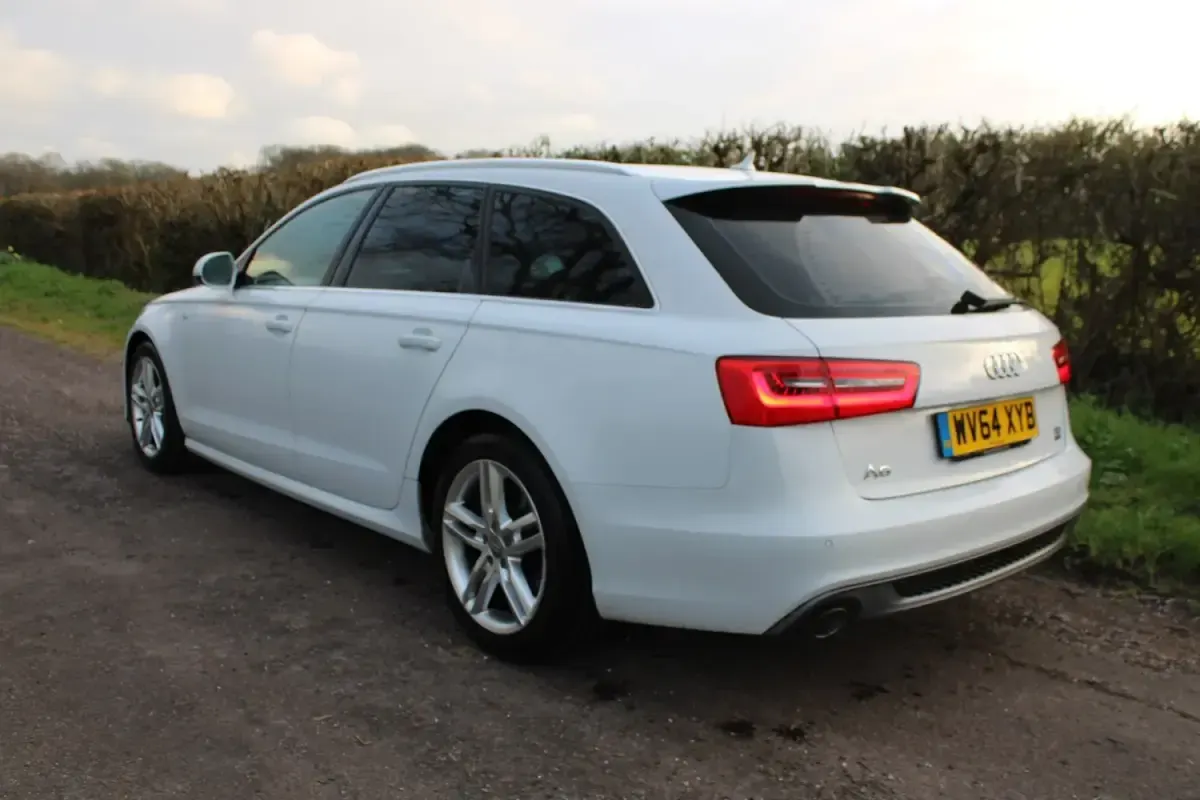 Begagnad Audi A6 S-Line 190 HK (139 kW) 2014 Vit Kombi