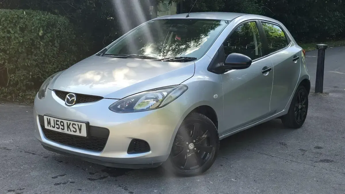 Used Mazda 2 73 HP (53 kW) 2009 Silver Hatchback