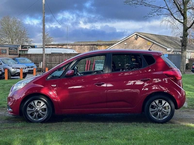 Used Kia Venga 2015 Red Hatchback