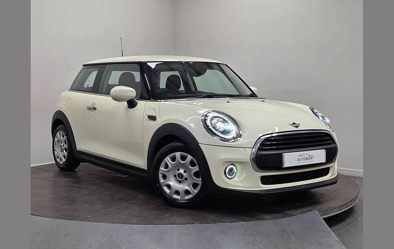 White Used 2021 Mini ONE Classic Hatchback | £13,485 (Fair price) - Image 1/4
