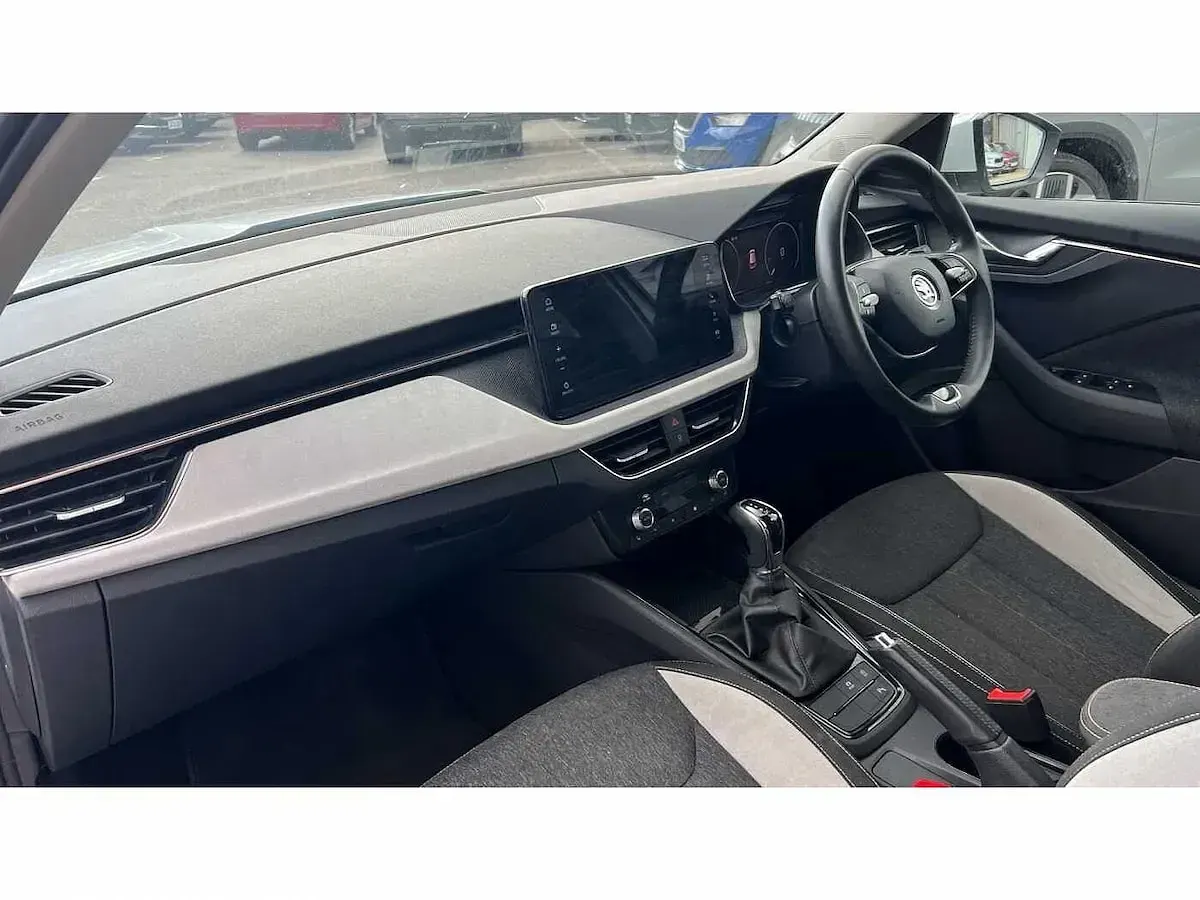 Used Skoda Kamiq SE L 110 HP (80 kW) 2024 Moon white metallic SUV