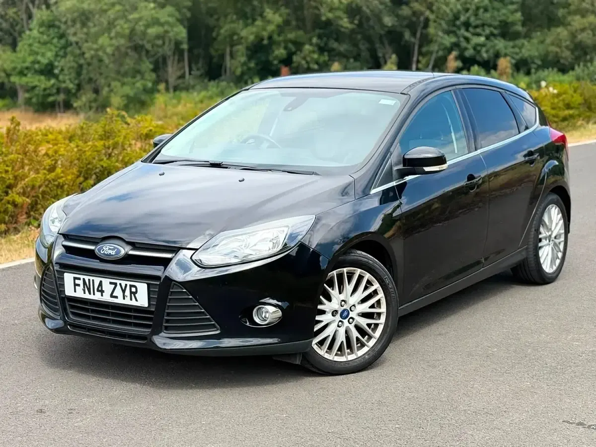 Used Ford Focus Zetec 125 HP (91 kW) 2014 Black Hatchback