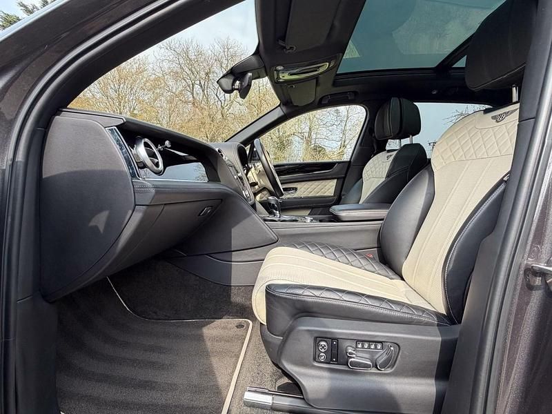Used Bentley Bentayga 435 HP (319 kW) 2017 Grey SUV