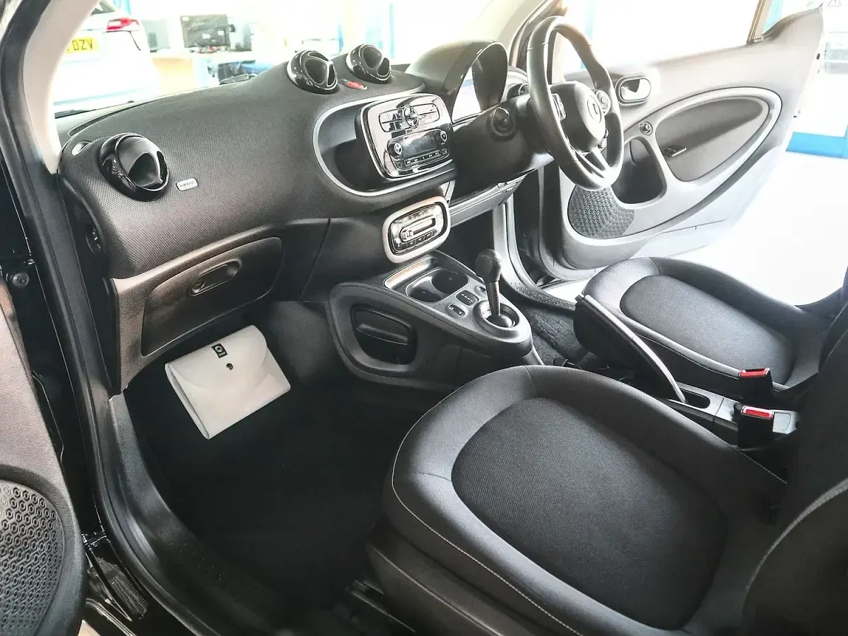 Used Smart ForTwo Cabrio Passion 71 HP (52 kW) 2019 Black Cabriolet