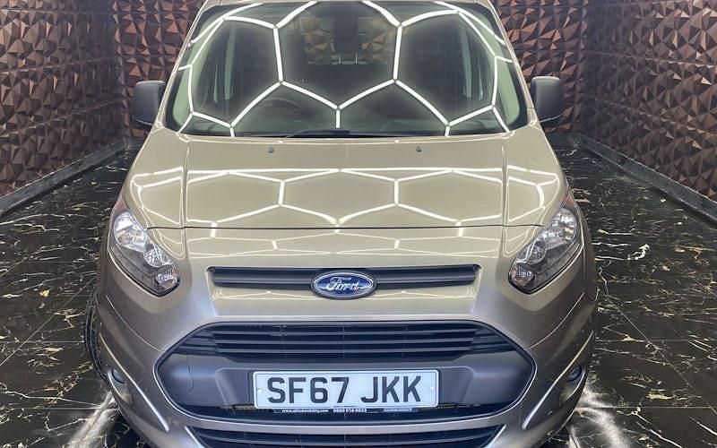 Usado Ford Tourneo Zetec 120 HP (88 kW) 2017 Carrinha