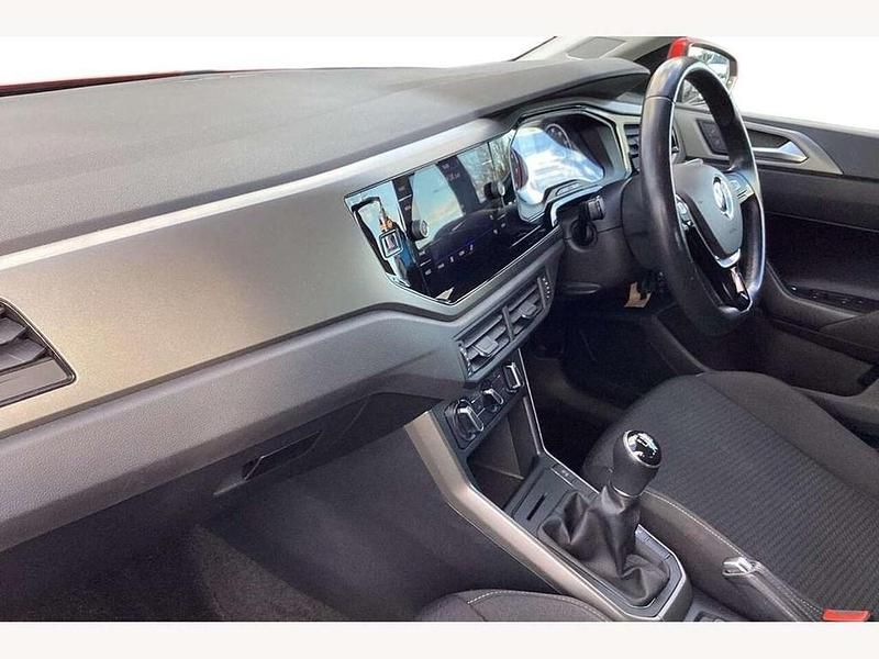 Begagnad VW Polo Match 80 HK (58 kW) 2021 Röd Halvkombi