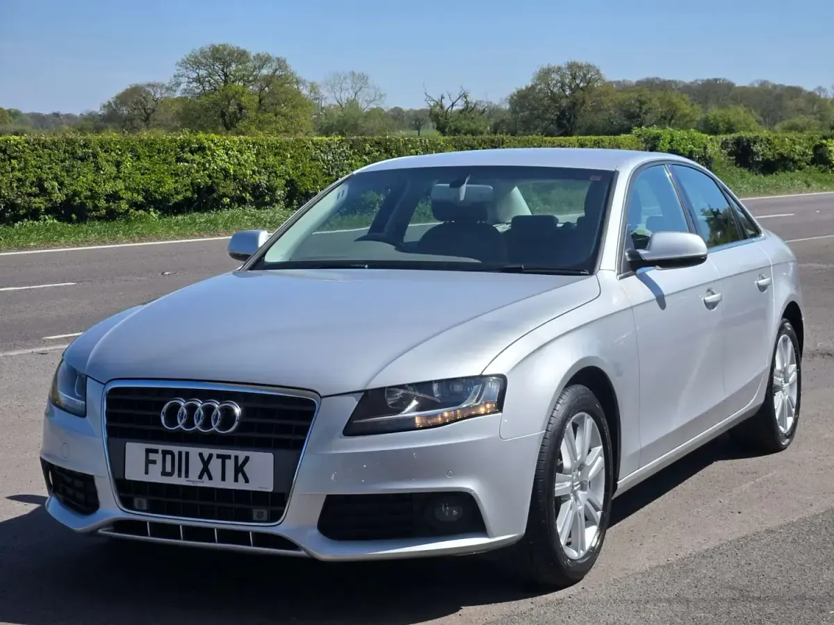 Używany Audi A4 Advanced 170 KM (125 kW) 2011 Srebrny Sedan/Limuzyna