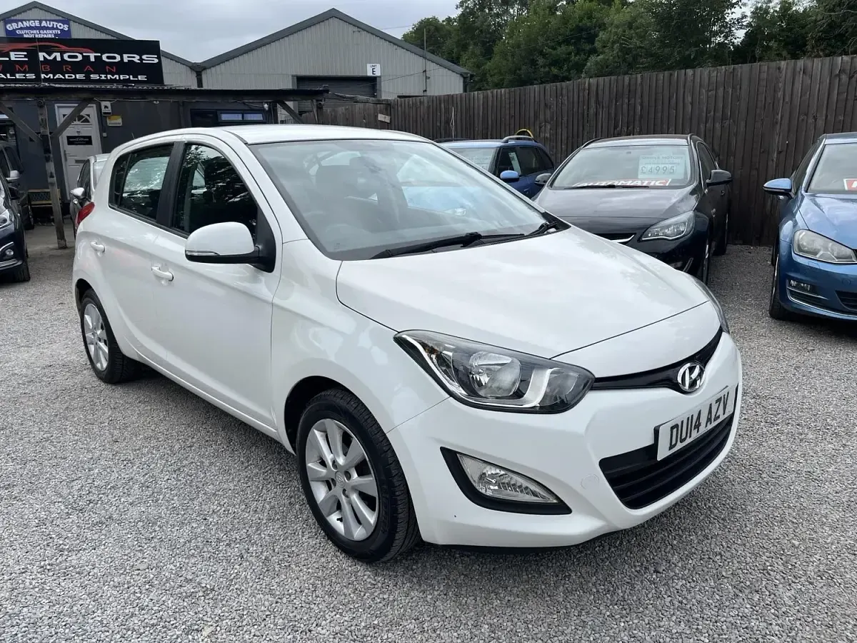 Used Hyundai i20 Active 2014 White Hatchback
