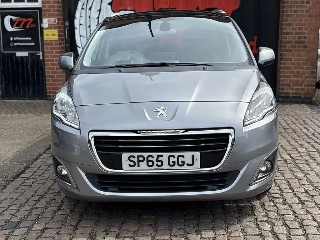 Used Peugeot 5008 Allure 120 HP (88 kW) 2015 Grey MPV