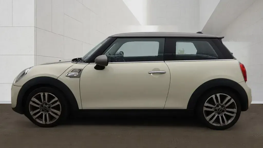 Used Mini Cooper S Hatch 2017 White Hatchback
