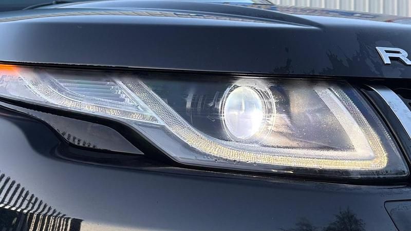 Used Land Rover Range Rover evoque SE 2018 Black Estate