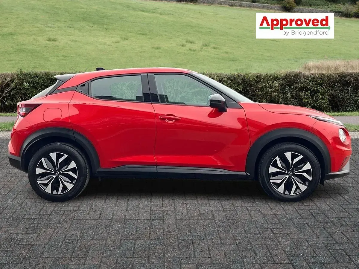 Begagnad Nissan Juke Acenta 117 HK (86 kW) 2024 Röd SUV