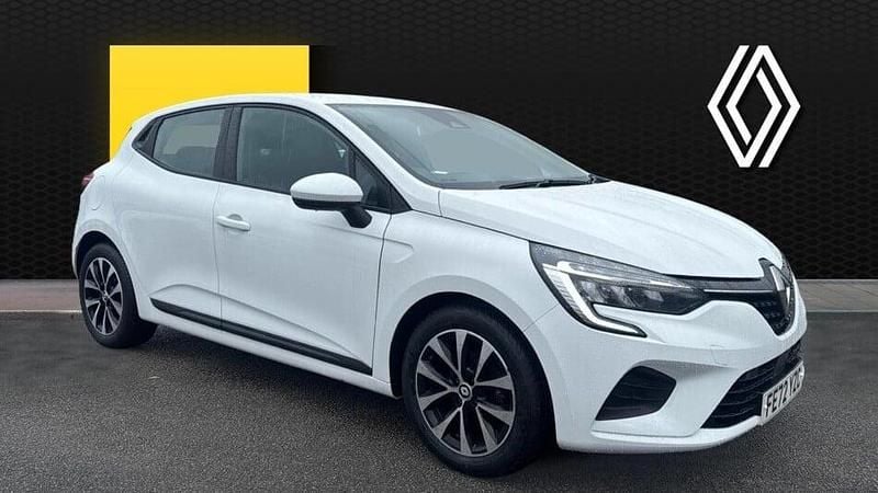 Used Renault Clio V Iconic 90 HP (66 kW) 2022 White Hatchback