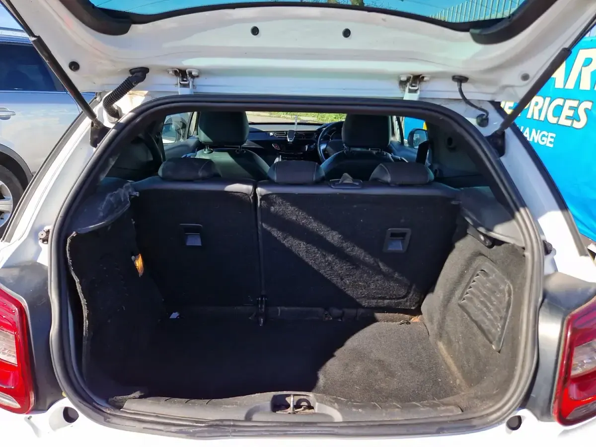 Used Citroën DS3 2012 White Hatchback
