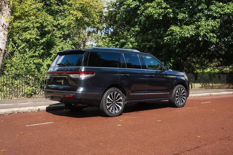 Used Lincoln Navigator 2024 Blue SUV