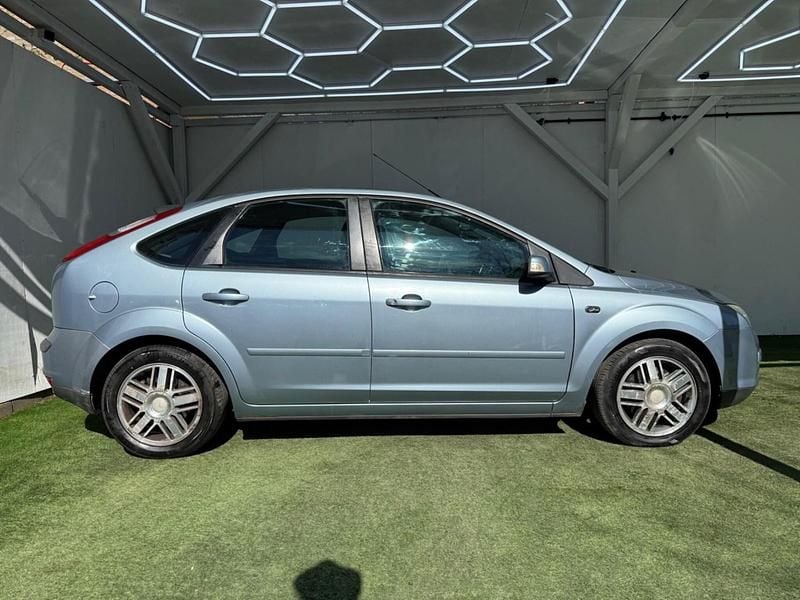 Used Ford Focus Ghia 2007 Blue Hatchback