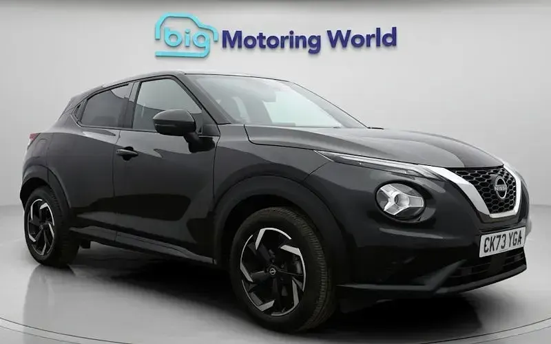 Begagnad Nissan Juke N-Connecta 114 HK (83 kW) 2023 SUV