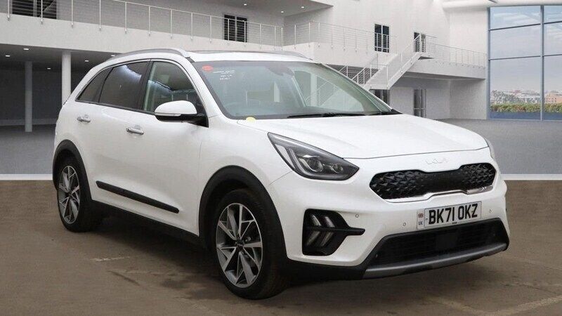 White Used 2022 Kia Niro 4 SUV | £17,999 (Super price) - Image 1/4