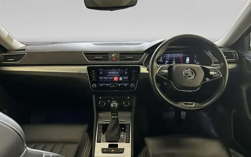 Used Skoda Superb SE Technology 150 HP (110 kW) 2023 Estate