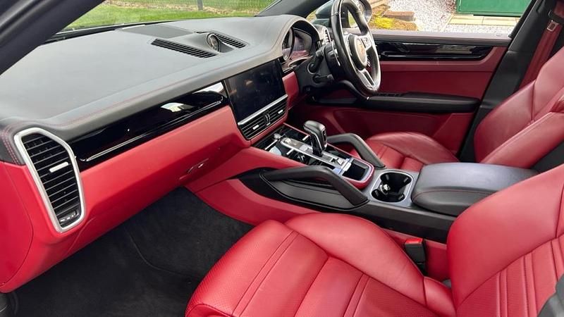 Used Porsche Cayenne 462 HP (339 kW) 2019 Grey SUV