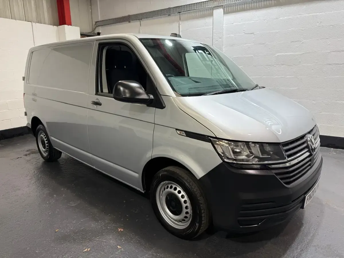 Używany VW Transporter Startline 2020 Srebrny Van