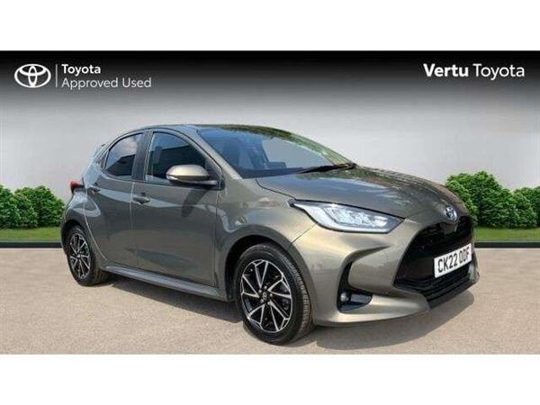 Used 2022 Toyota Yaris Design Hatchback | £16,939 (Good price) - Image 1/4