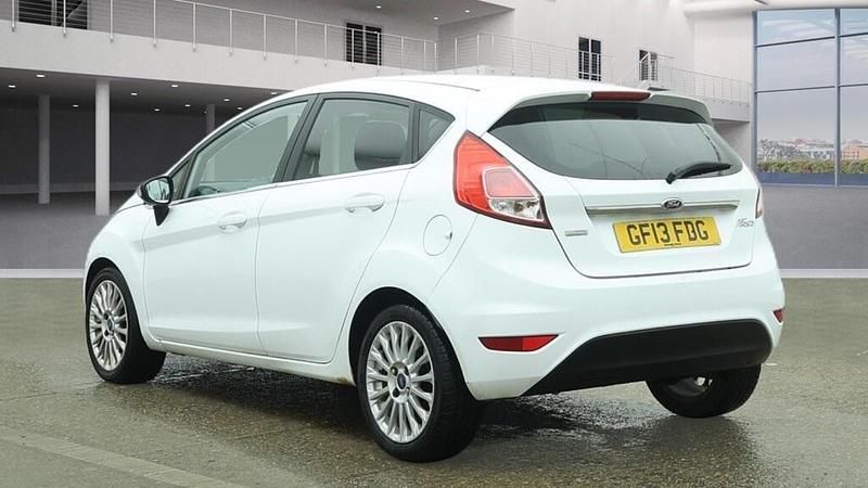 Used Ford Fiesta Titanium 2013 White Hatchback