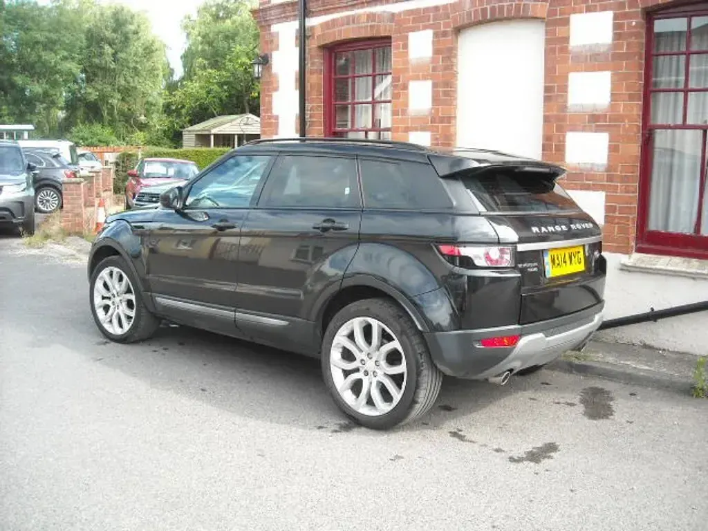 Used Land Rover Range Rover evoque Pure 190 HP (139 kW) 2014 Black SUV