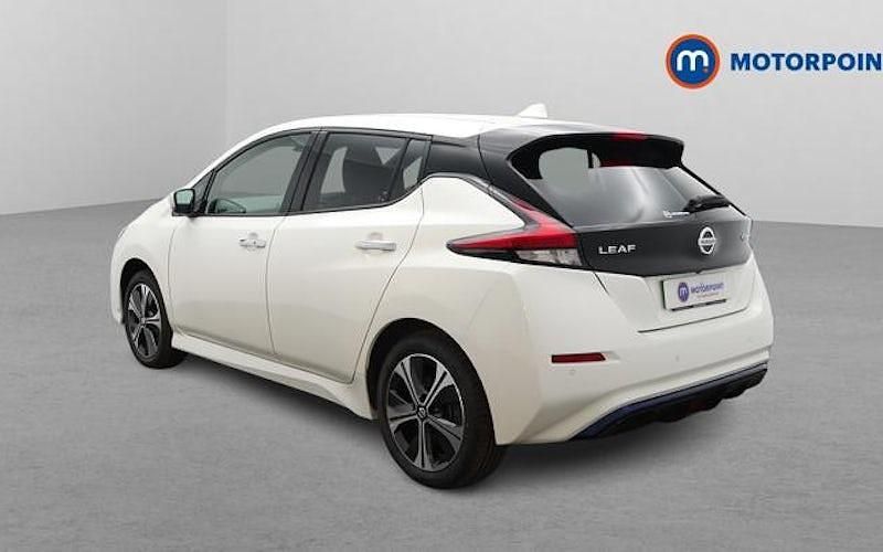 Used Nissan Leaf Tekna 160 kW (218 HP) 2021 White Hatchback