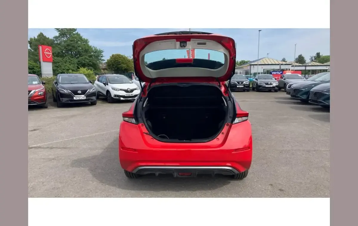 Used Nissan Leaf Acenta 110 kW (150 HP) 2022 Red Hatchback