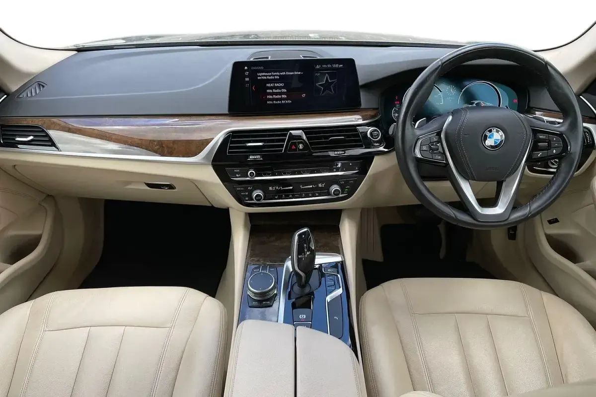 Used BMW 520 Advantage 187 HP (137 kW) 2017 Bronze Sedan