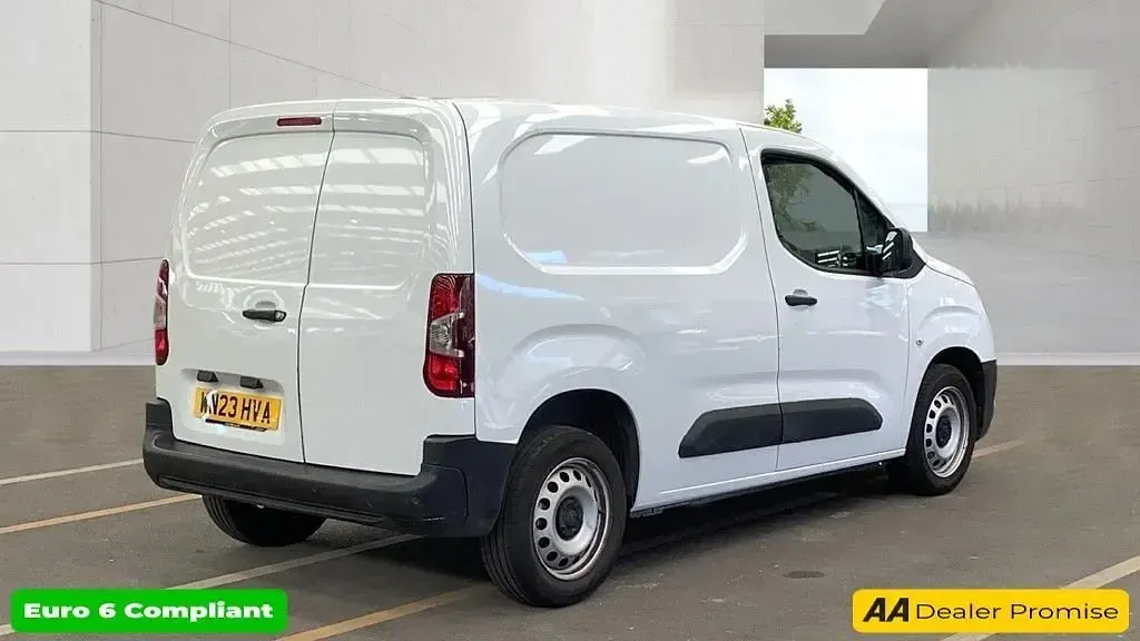 Used Vauxhall Combo 2023 White MPV