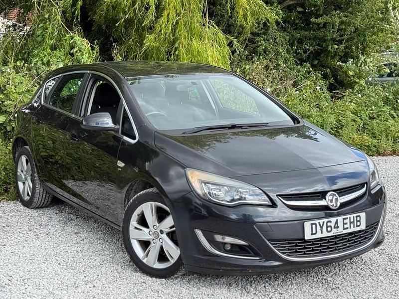 Used Vauxhall Astra SRi 115 HP (84 kW) 2014 Black Hatchback