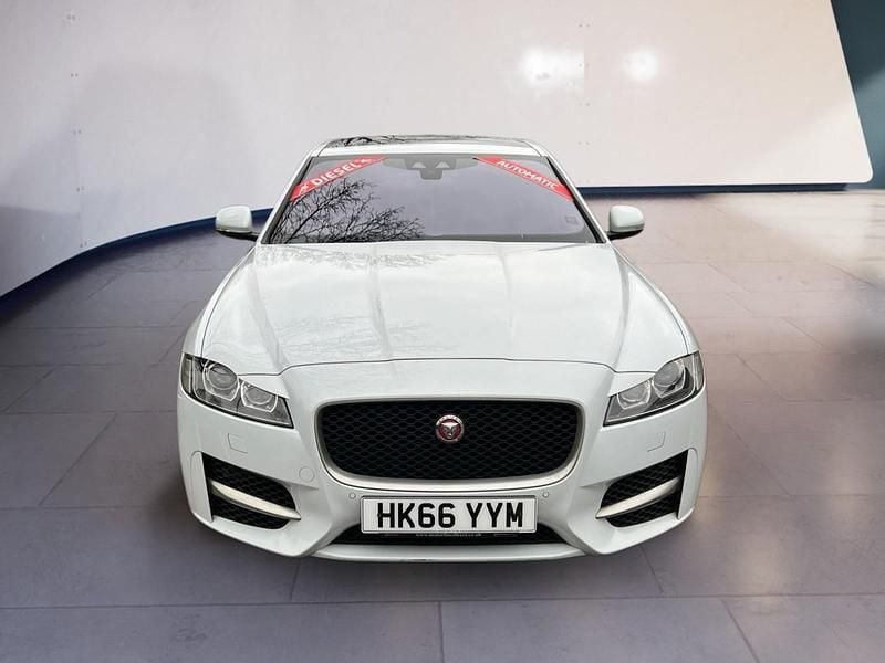 Used Jaguar XF R-Sport 180 HP (132 kW) 2017 White Sedan